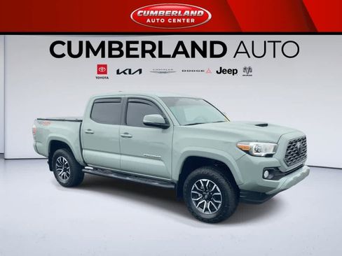 Used 2023 Toyota Tacoma TRD Sport AWD/4WD image 2