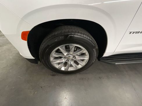 Used 2021 Chevrolet Tahoe Premier w/ Premium Package image 33