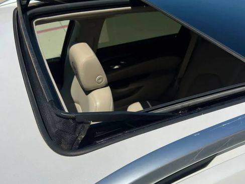 Used 2014 Cadillac SRX Luxury FWD image 28