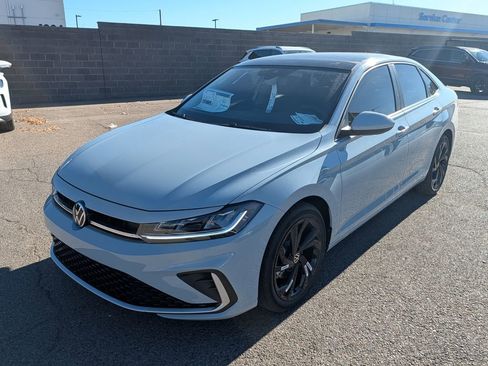 New 2026 Volkswagen Jetta SE image 8
