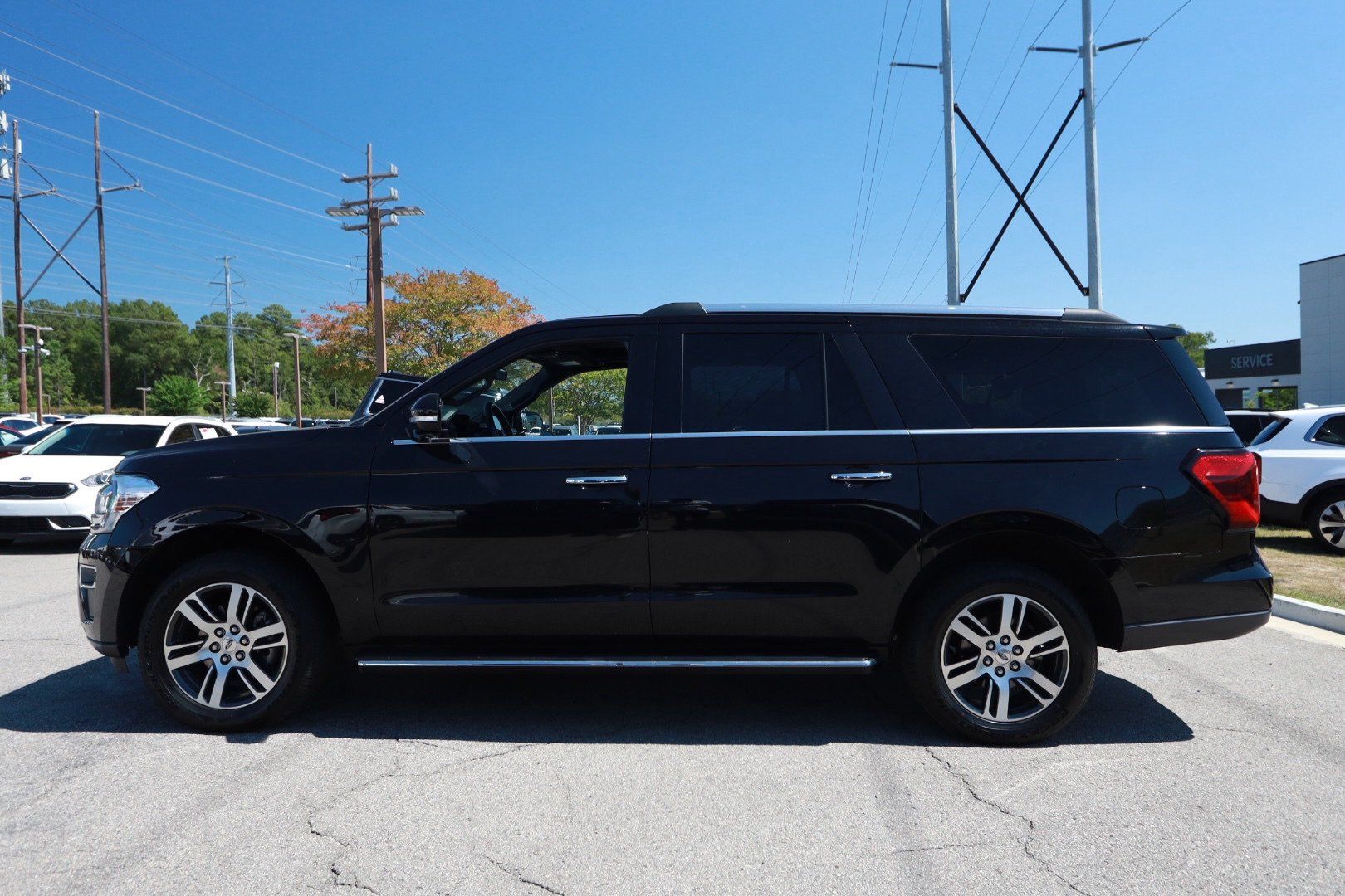 Used 2023 Ford Expedition Max Limited RWD image 2