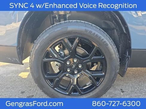 Certified 2025 Ford Maverick Lariat w/ Black Appearance Package image 11