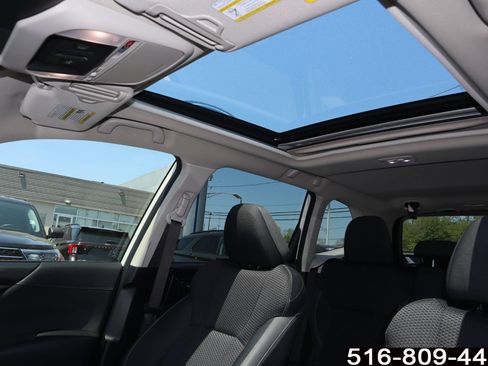 Used 2023 Subaru Forester Premium AWD/4WD image 18