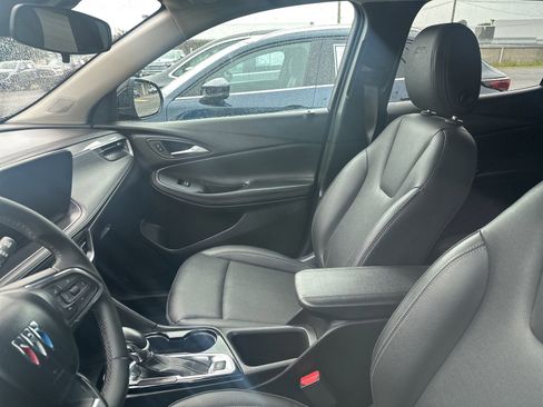 Used 2024 Buick Encore GX Sport Touring AWD/4WD image 8