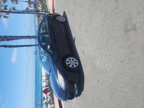 Used 2013 MAZDA MAZDA3 i SV w/ Convenience Pkg FWD image 2