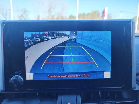 Used 2023 Toyota RAV4 LE AWD/4WD image 17