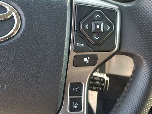 Used 2019 Toyota Tacoma SR5 AWD/4WD image 21