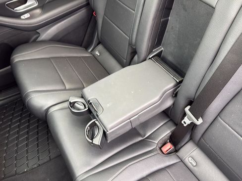 Used 2024 Mercedes-Benz GLS 450 4MATIC image 38