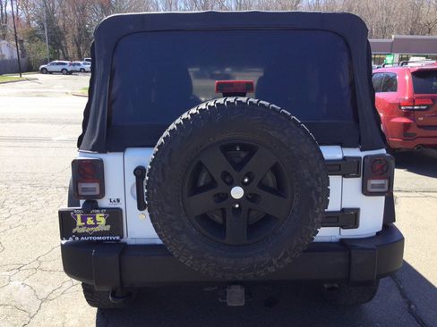 Used 2015 Jeep Wrangler Unlimited Sport w/ Quick Order Package 24S image 9