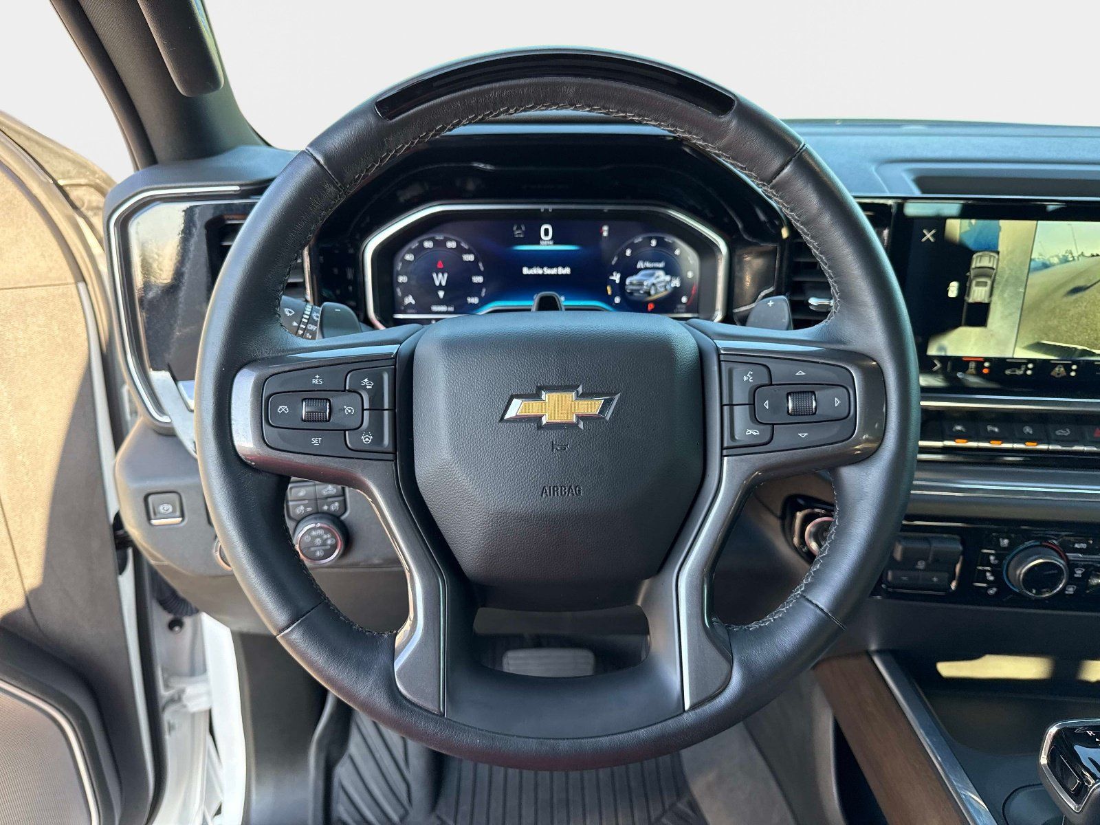 Used 2025 Chevrolet Silverado 1500 High Country w/ Technology Package AWD/4WD image 26