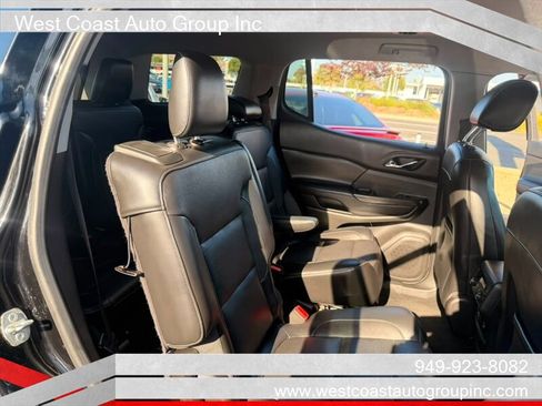 Used 2017 GMC Acadia SLT FWD image 9