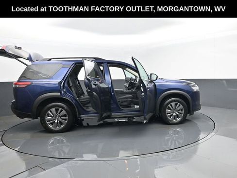 Used 2025 Nissan Pathfinder SV AWD/4WD image 30