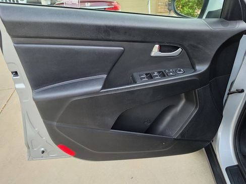 Used 2013 Kia Sportage LX FWD image 37