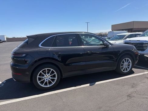 Used 2024 Porsche Cayenne image 8