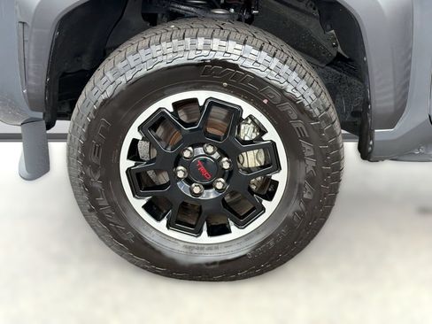 Certified 2024 Toyota Tacoma TRD Off-Road AWD/4WD image 13