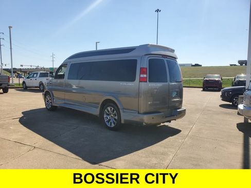 Used 2022 GMC Savana 2500 Extended w/ Enhanced Convenience Package RWD image 5