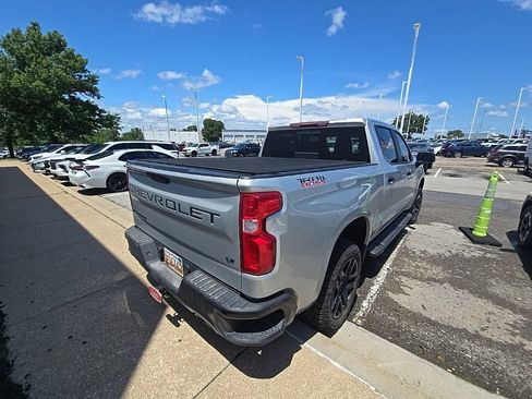 Used 2022 Chevrolet Silverado 1500 LT Trail Boss w/ Convenience Package II AWD/4WD image 5