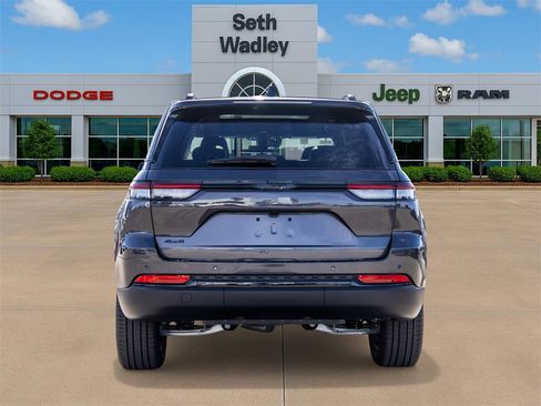 New 2025 Jeep Grand Cherokee Limited image 6