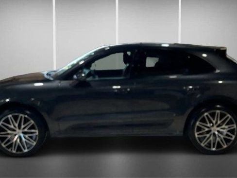Used 2024 Porsche Macan image 5