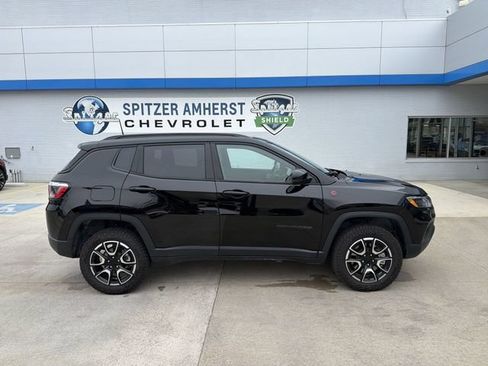 Used 2024 Jeep Compass Trailhawk AWD/4WD image 11