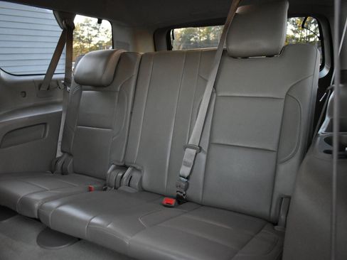 Used 2015 Chevrolet Suburban LTZ image 29