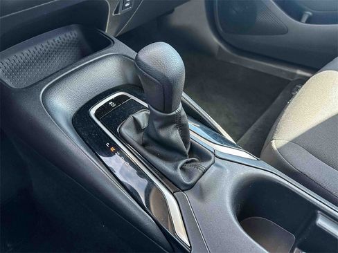 Certified 2024 Toyota Corolla LE image 31