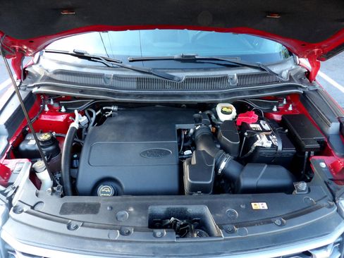 Used 2017 Ford Explorer XLT w/ Equipment Group 202A image 33