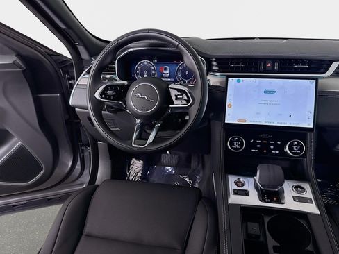 Used 2026 Jaguar F-PACE R-Dynamic S AWD/4WD image 25