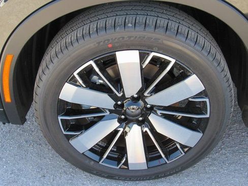 New 2026 Mitsubishi Outlander SEL image 7