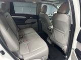 Used 2014 Toyota Highlander XLE image 5