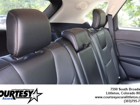 Used 2018 Ford Edge Titanium w/ Technology Package AWD/4WD image 30