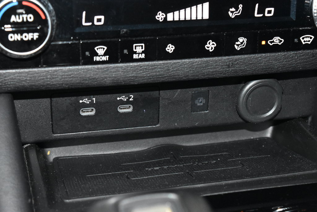 Used 2025 Mitsubishi Outlander SE AWD/4WD image 14