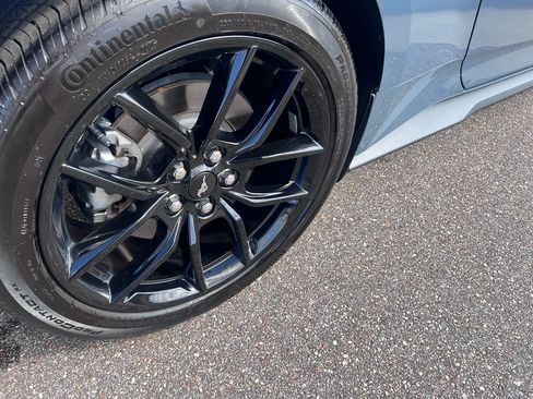 Used 2025 Ford Mustang Coupe image 4