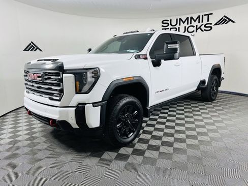 Used 2025 GMC Sierra 2500 AT4 w/ AT4 Premium Plus Package image 2
