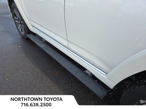 Used 2016 Toyota 4Runner Limited image 10
