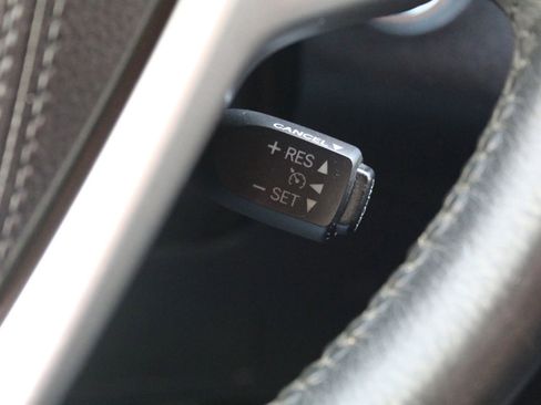 Used 2017 Toyota Sienna SE Premium image 23