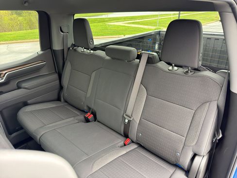 Used 2025 Chevrolet Silverado 1500 LT AWD/4WD image 36