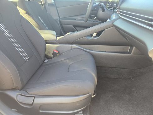 Certified 2024 Hyundai Elantra SEL FWD image 10
