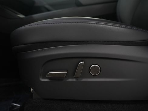 Used 2026 Tesla Model Y AWD image 23