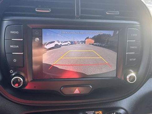 Used 2023 Kia Soul LX w/ Option Group 015 FWD image 21