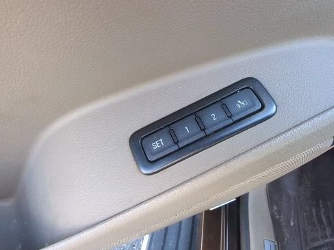 Used 2018 Chevrolet Suburban Premier AWD/4WD image 14