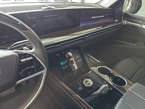 Certified 2025 Cadillac Escalade ESV Sport Platinum AWD/4WD image 23