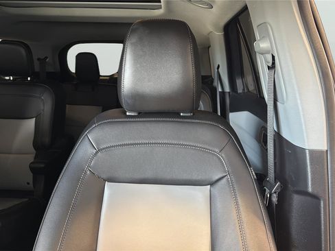 Used 2023 Ford Explorer XLT w/ Equipment Group 202A AWD/4WD image 22
