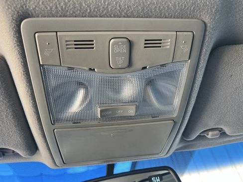 Used 2008 Toyota Avalon XLS image 30