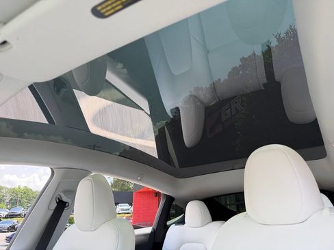 Used 2023 Tesla Model Y Long Range AWD/4WD image 49