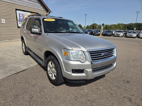 Used 2007 Ford Explorer XLT image 3