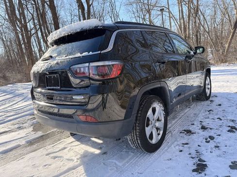 Used 2019 Jeep Compass Latitude w/ Popular Equipment Group image 4