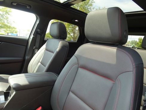 Certified 2023 Chevrolet Blazer RS w/ Enhanced Convenience Package image 10