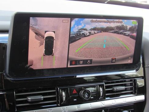 New 2026 Nissan Pathfinder SL image 18