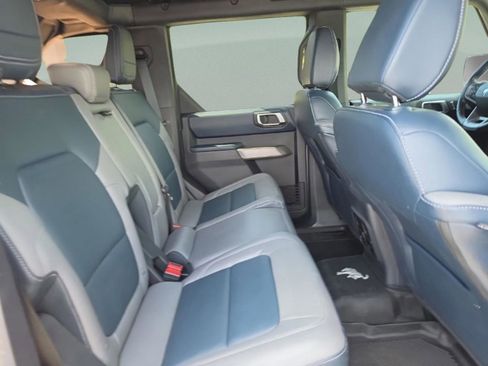 Used 2022 Ford Bronco Outer Banks w/ Sasquatch Package AWD/4WD image 25